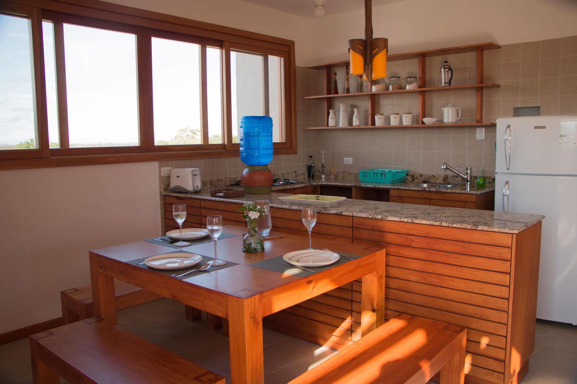 Chez Manany Galapagos Ecolodge بْوُرتو فيلاميل المظهر الخارجي الصورة