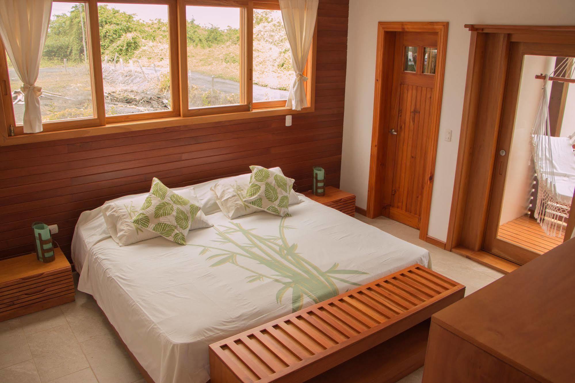 Chez Manany Galapagos Ecolodge بْوُرتو فيلاميل المظهر الخارجي الصورة