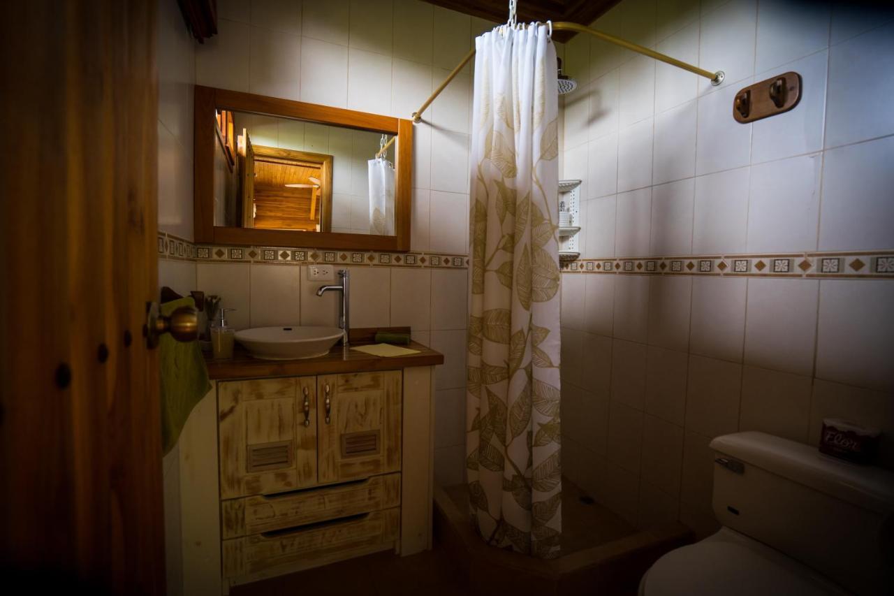 Chez Manany Galapagos Ecolodge بْوُرتو فيلاميل المظهر الخارجي الصورة